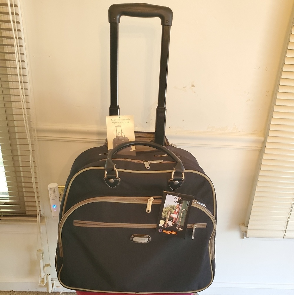 Baggallini Rolling Tote Bag Suitcase NWOT